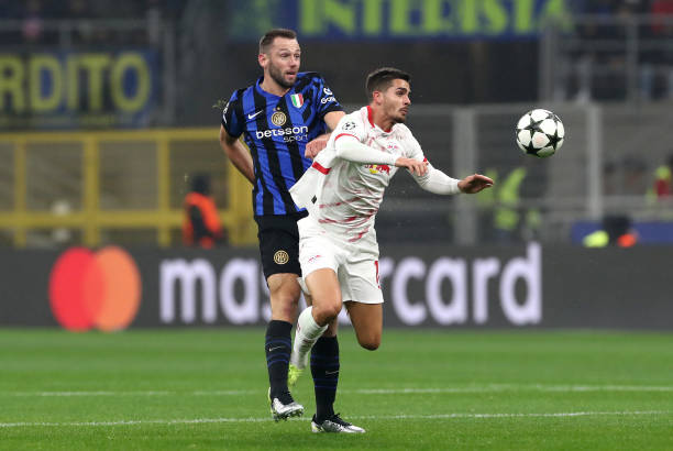 小马丁背负 小马丁背负